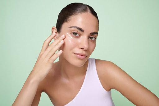 Maquillaje económico para tener looks increíbles y sin gastar de más